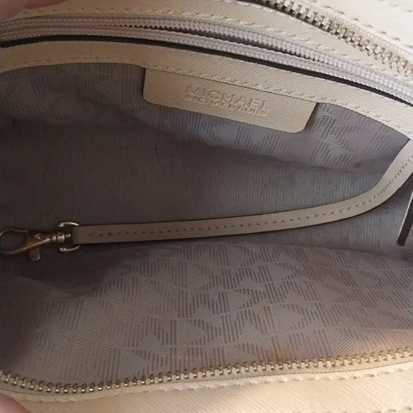 Michael Kors Selma Crossbody - Picture 12 of 14